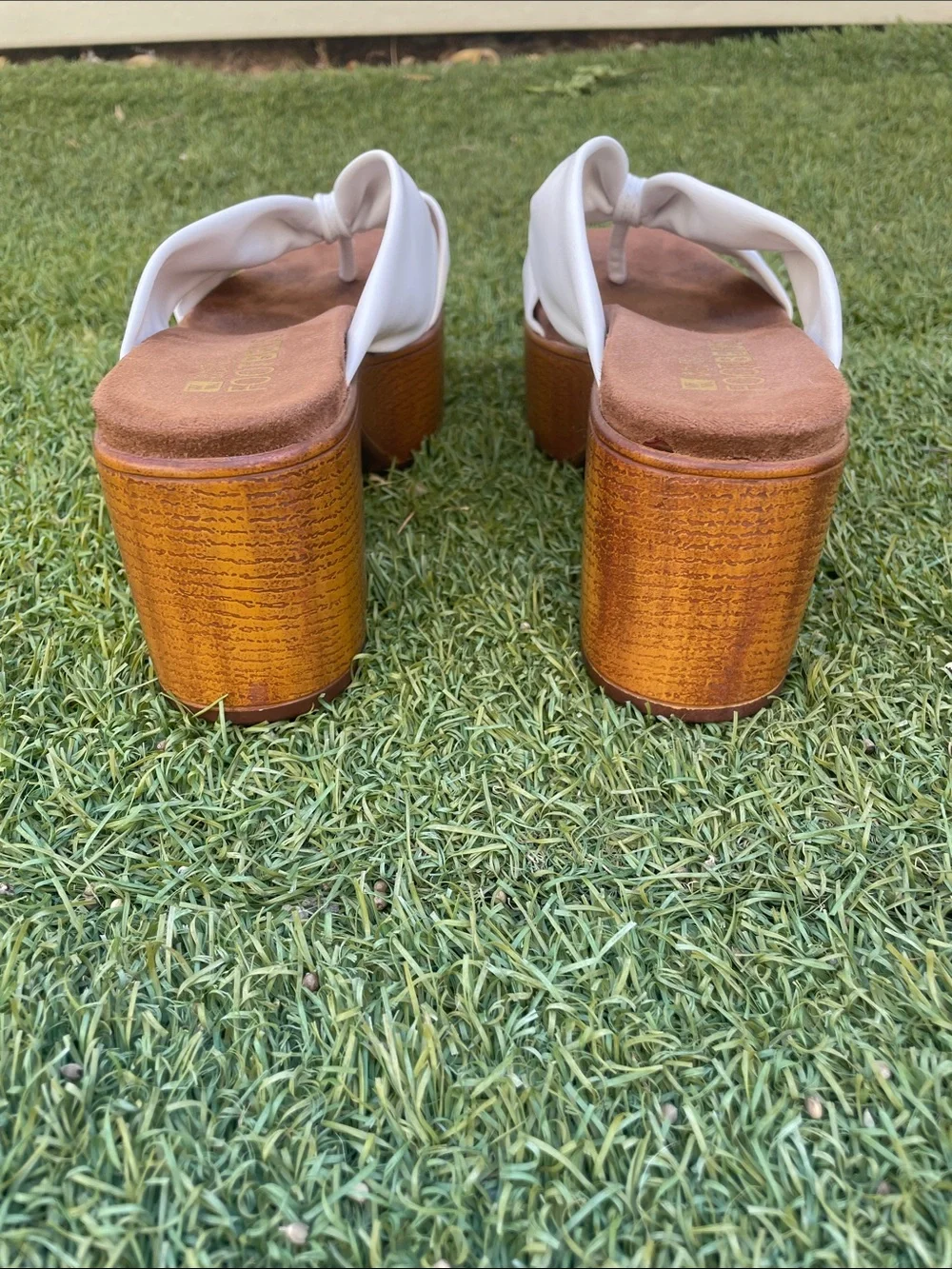 White Mountain White Knot Slide Sandals with Tan Footbed